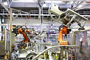 Einsatz moderner Industrieroboter in der Automobilproduktion (Bild: ©Nataliya Hora / bigstockphoto.com)
